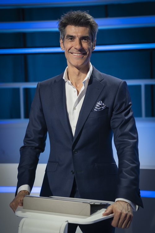 Jorge Fernández es el presentador de 'El juego de los anillos'