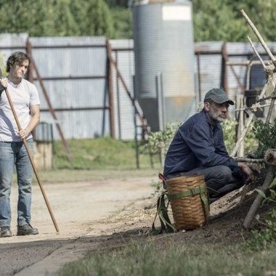 Negan y Brandon en la décima temporada de 'The Walking Dead'