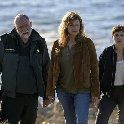 Nancho Novo, Emma Suárez e Isabel Naveira en 'Néboa'