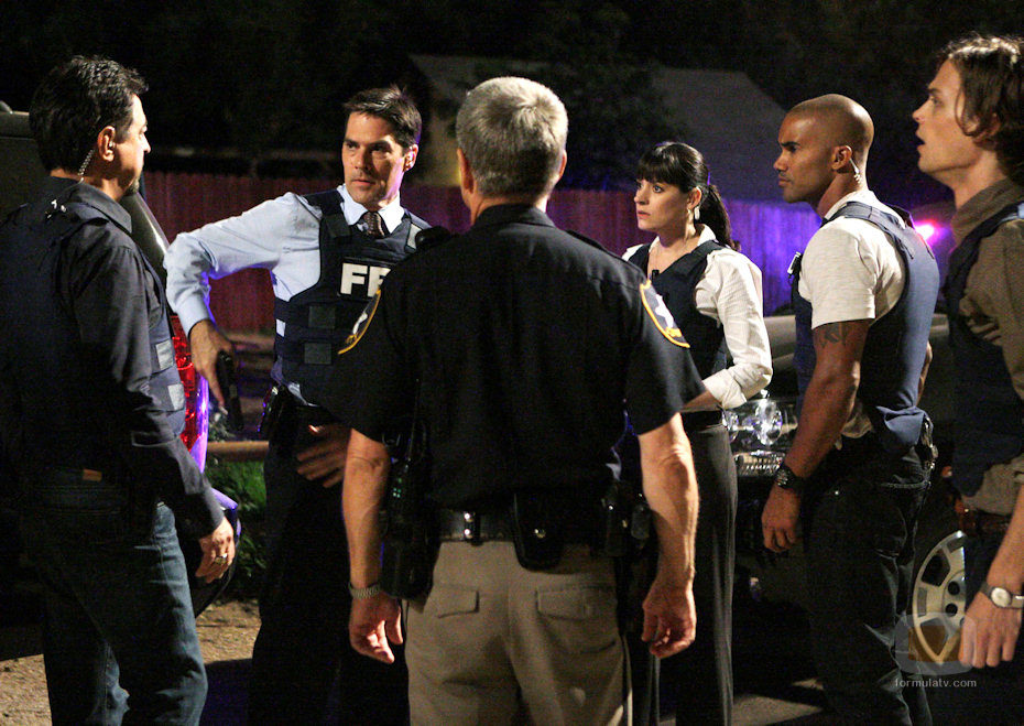 El equipo de 'Mentes criminales' investigando
