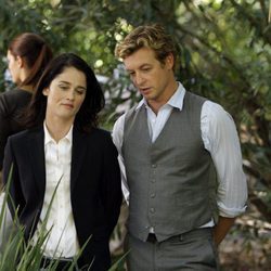 Teresa Lisbon y Patrick Jane en 'Visión roja'