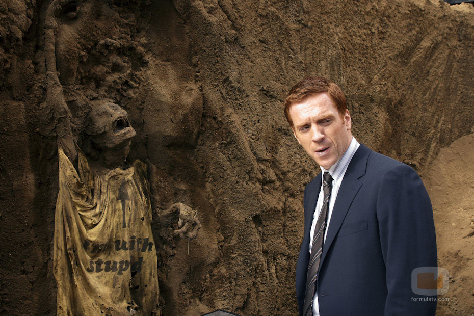 Damian Lewis en el capítulo "Cava un hoyo" de 'Life'