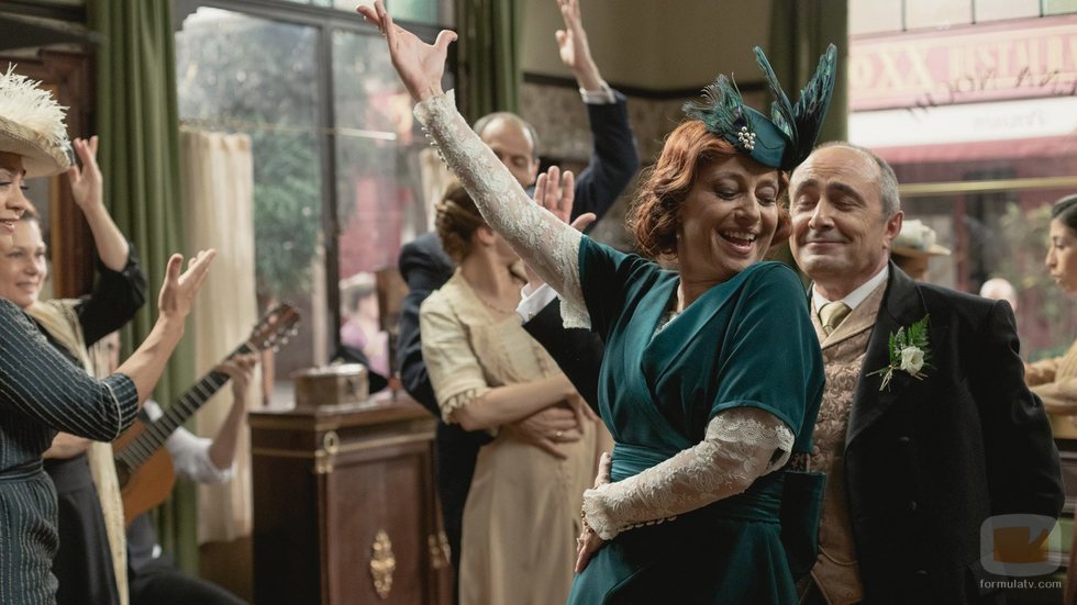 Carmen y Ramón bailan y disfrutan en su boda en 'Acacias 38'