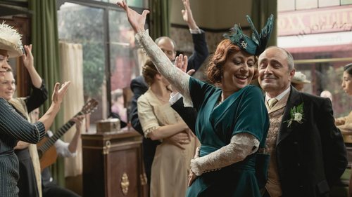 Carmen y Ramón bailan y disfrutan en su boda en 'Acacias 38'