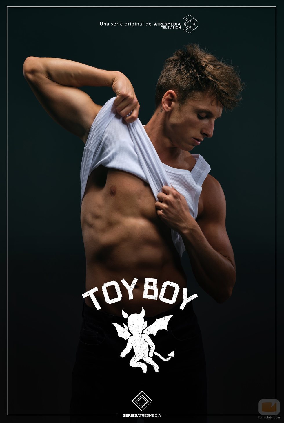 Óscar (Carlos Scholz), en un póster promocional de 'Toy Boy'
