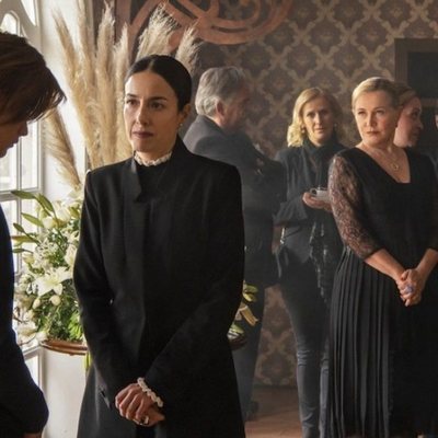 Cecilia Suárez como Paulina de la Mora en la segunda temporada de 'La casa de las flores'