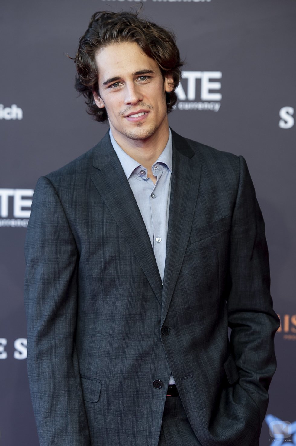 Martín Rivas, protagonista de 'Las chicas del cable', posa ante los medios
