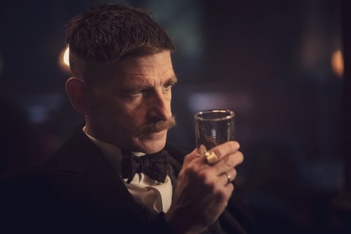 Paul Anderson interpreta a Arthur Shelby en la quinta temporada de 'Peaky Blinders'