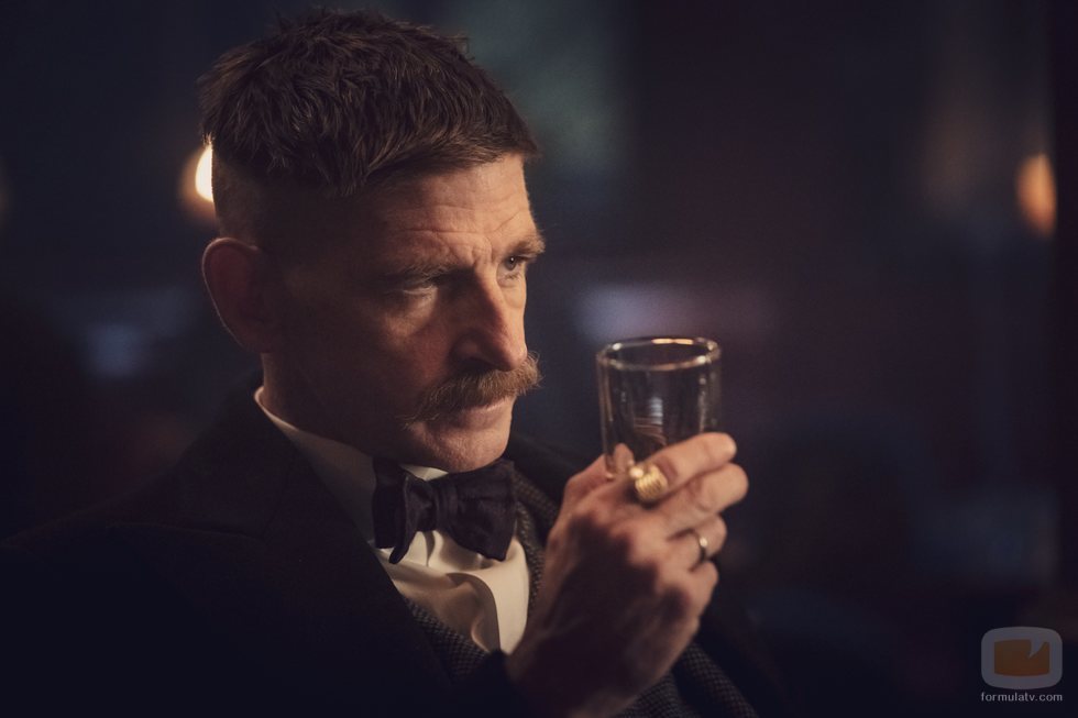 Paul Anderson interpreta a Arthur Shelby en la quinta temporada de 'Peaky Blinders'