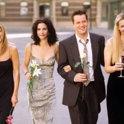 Los actores de 'Friends' pasean por la calle