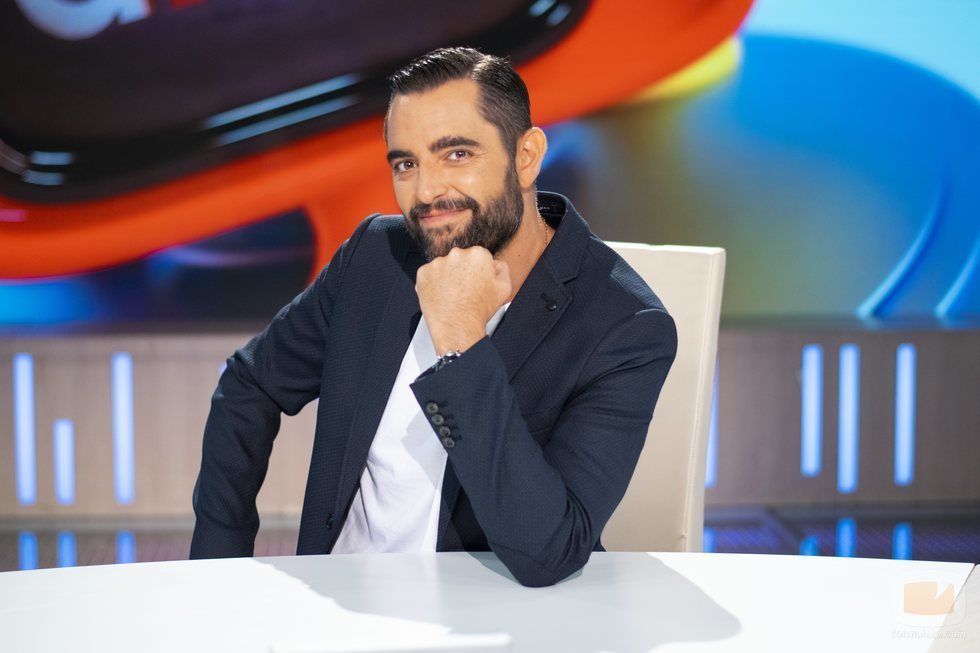 El presentador Dani Mateo en el plató de 'Zapeando'