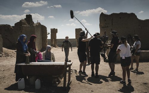 Pablo Rivero (Toni) en el rodaje de la temporada 20 de 'Cuéntame cómo pasó', que recrea la guerra del Golfo