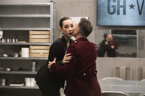 Maestro Joao le da un beso a Adara en la Gala 1 de 'GH VIP 7'