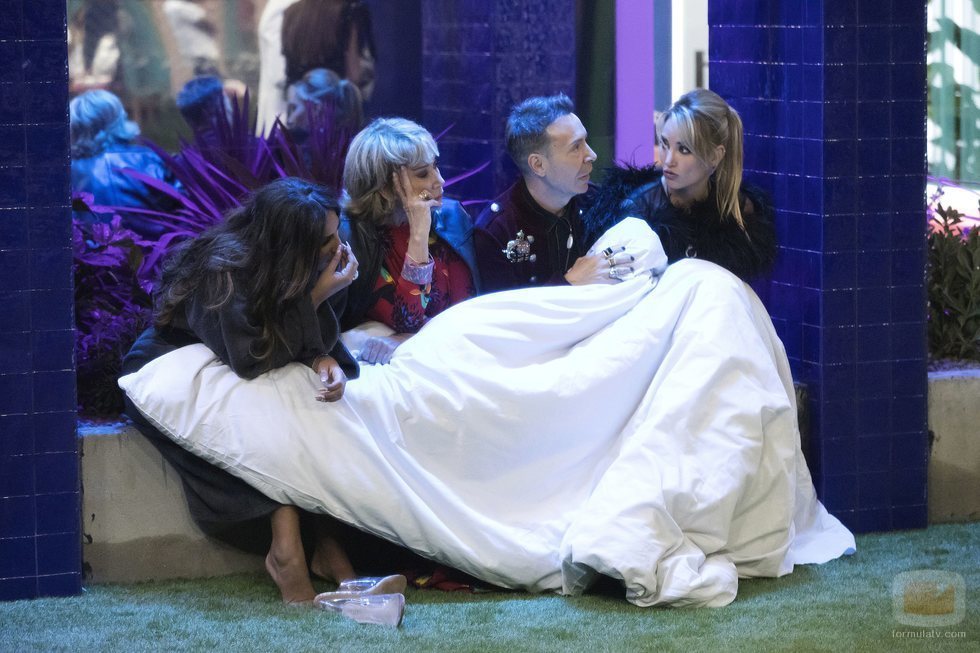 Noemí Salazar, Mila Ximénez, Joao y Alba Carrillo en la Gala 1 de 'GH VIP 7'