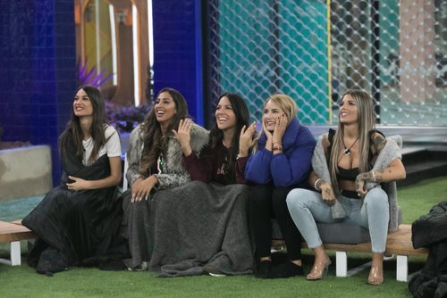 Estela Grande, Noemí Salazar, Irene Junquera, Alba Carrillo y Nuria Martínez, en la Gala 2 de 'GH VIP 7'