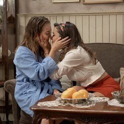 Amelia y Luisita se besan en 'Amar es para siempre'