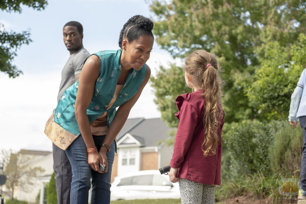 Yahya Abdul-Mateen II y Regina King en 'Watchmen'