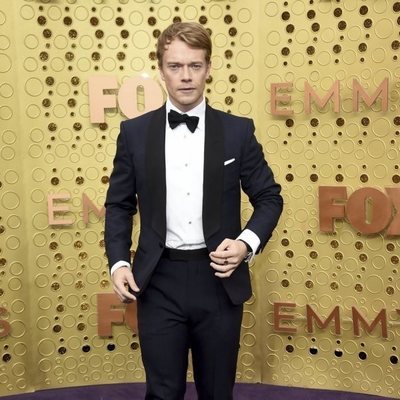 Alfie Allen, en la alfombra roja de los Emmy 2019