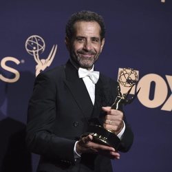 Tony Shalhoub, ganador del Emmy 2019 a mejor actor de reparto de comedia
