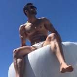Jorge Pérez ('Supervivientes 2020'), semidesnudo con un pequeño bañador
