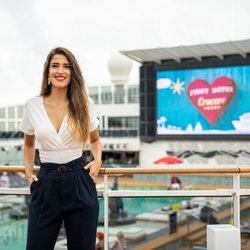 Lidia Torrent, camarera en 'First Dates Crucero'