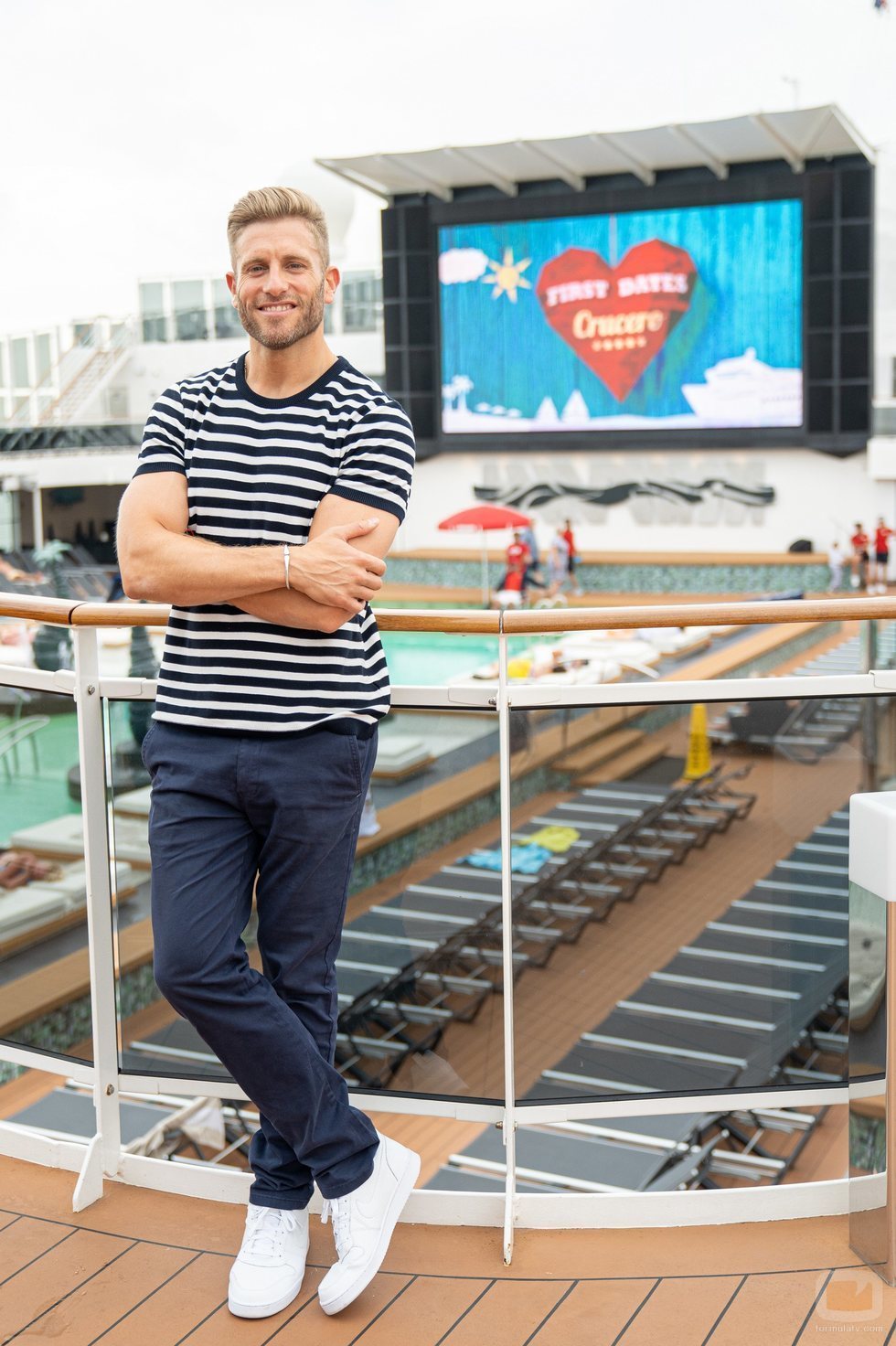 Matías Roure, camarero en 'First Dates Crucero'