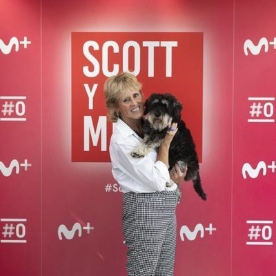 Scott y Milá posan en la presentación de la segunda temporada