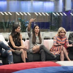 Kiko Jiménez, Estela Grande, Adara, Mila Ximénez y Dinio en la Gala 5 de 'GH VIP 7'