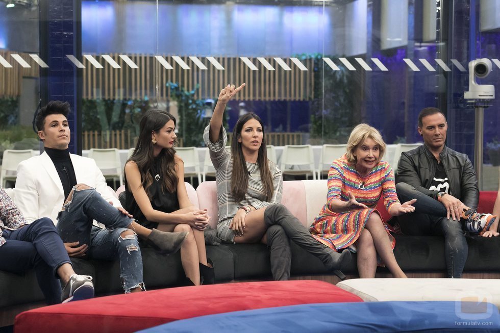 Kiko Jiménez, Estela Grande, Adara, Mila Ximénez y Dinio en la Gala 5 de 'GH VIP 7'