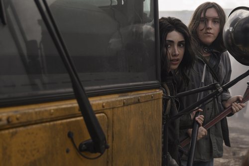 Alexa Mansour y Hal Cumpston en el segundo spin-off de 'The Walking Dead'