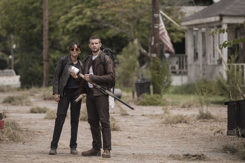 Annet Mahendru y Nico Tortorella en el segundo spin-off de 'The Walking Dead'