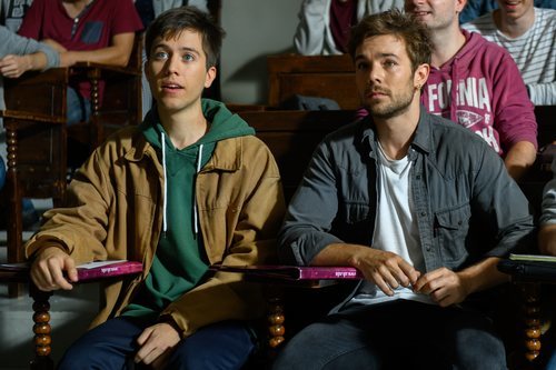 Biel y Pol Rubio atienden a una clase en 'Merlí: Sapere Aude'
