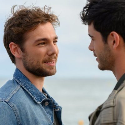 Pol Rubio y Bruno Bergeron sonríen en 'Merlí: Sapere Aude'