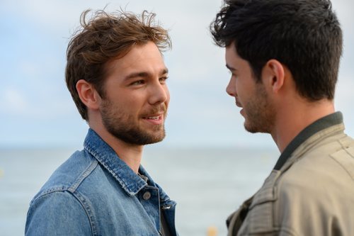 Pol Rubio y Bruno Bergeron sonríen en 'Merlí: Sapere Aude'