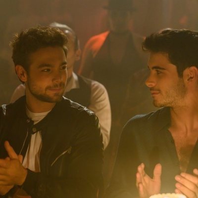 Pol y Bruno aplauden en 'Merlí: Sapere Aude'