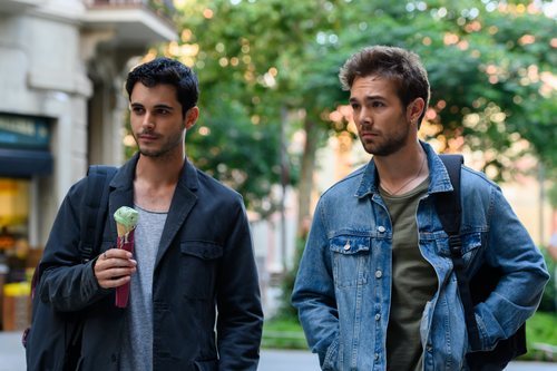 Bruno y Pol pasean en 'Merlí: Sapere Aude'