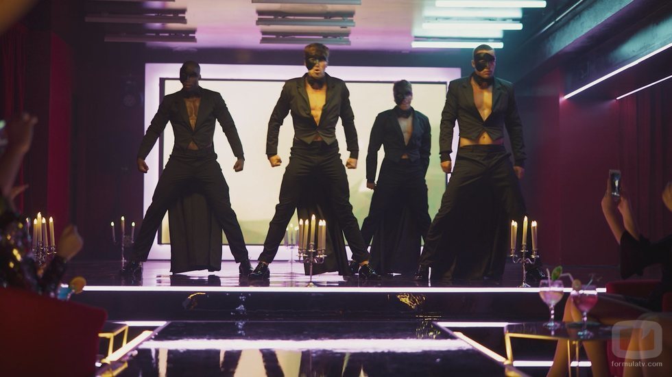 Los strippers de 'Toy Boy' rinden homenaje a "El fantasma de la ópera"