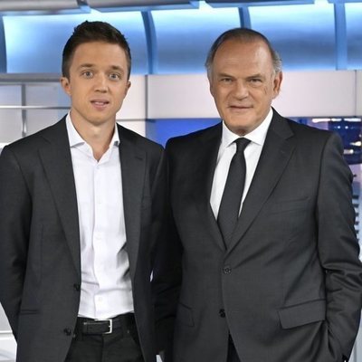 Pedro Piqueras e Íñigo Errejón, en 'Informativos Telecinco'