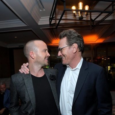 Aaron Paul y Bryan Cranston se reencuentran en la premiere de 'El Camino: Una película de Breaking Bad'