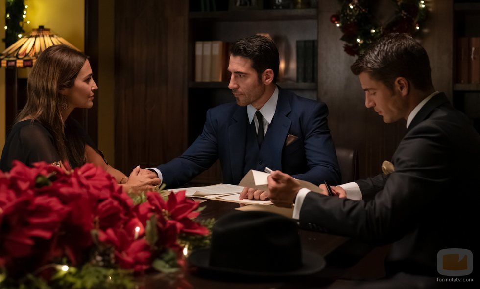 Paula Echevarría, Miguel Ángel Silvestre y Maxi Iglesias en 'Velvet colección'