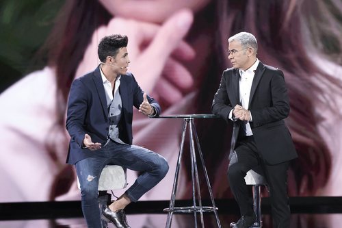 Kiko Jiménez es entrevistado por Jorge Javier Vázquez, en la Gala 6 de 'GH VIP 7'