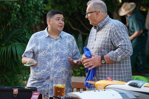Manny Delgado y Jay Pritchett en la temporada 11 de 'Modern Family'