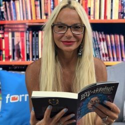 Leticia Sabater, autora del libro "Lety La Horrible y el internado diabólico"