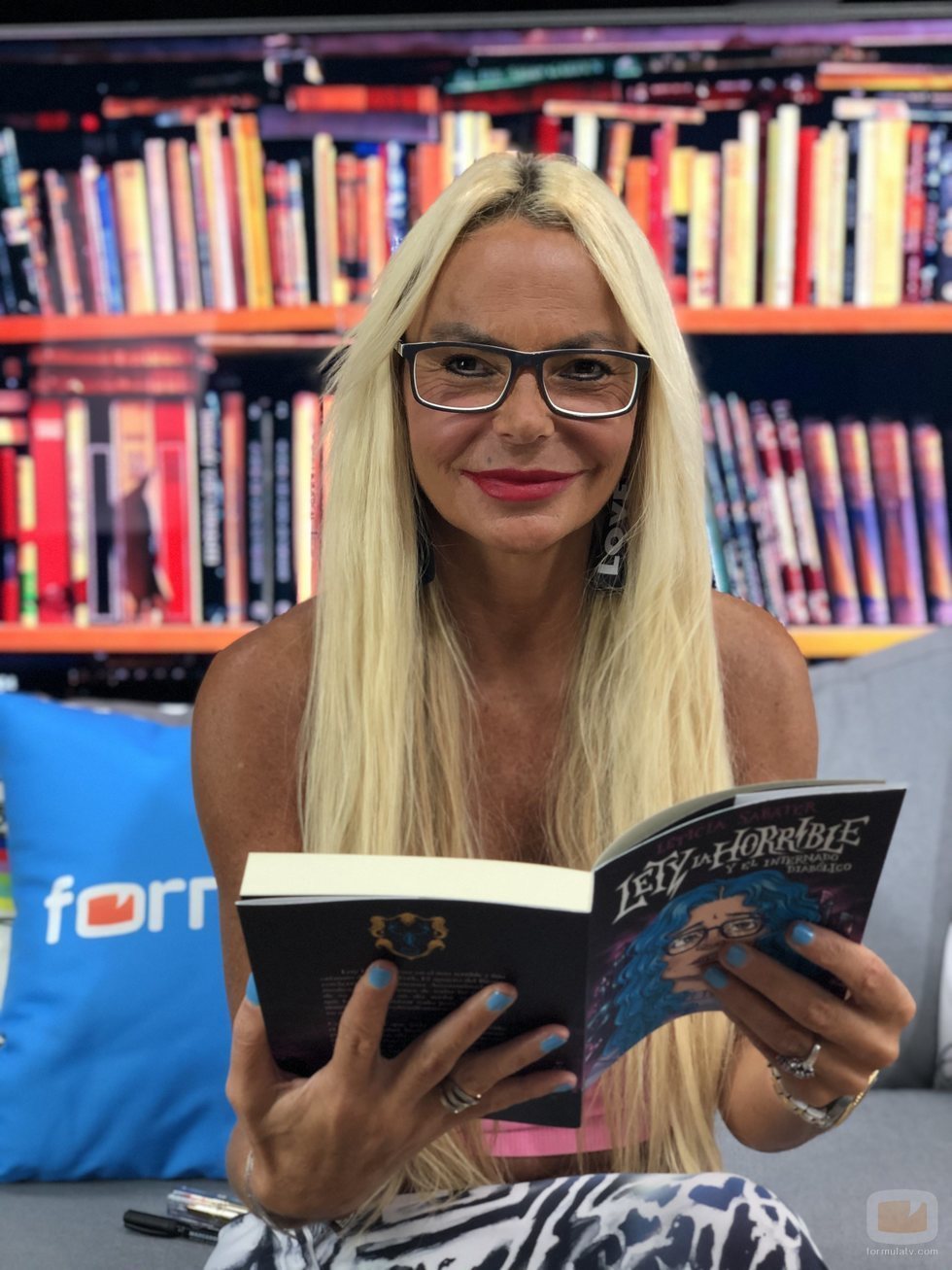 Leticia Sabater, autora del libro "Lety La Horrible y el internado diabólico"