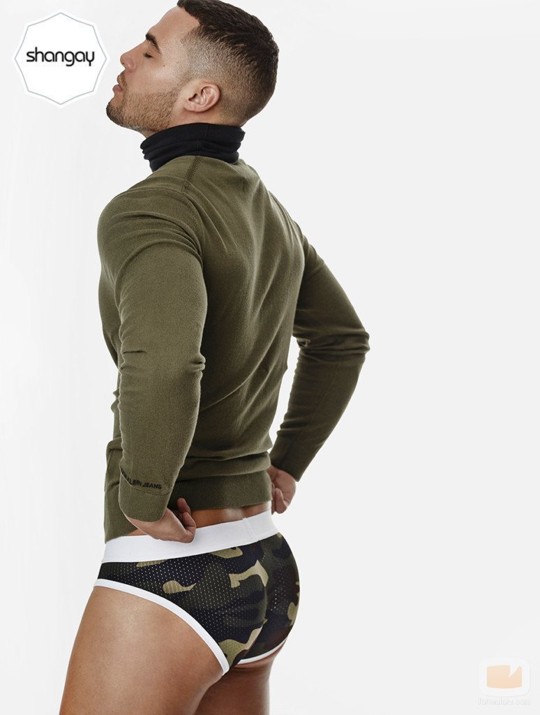 El actor Jesús Mosquera, de 'Toy Boy' posando en calzoncillos