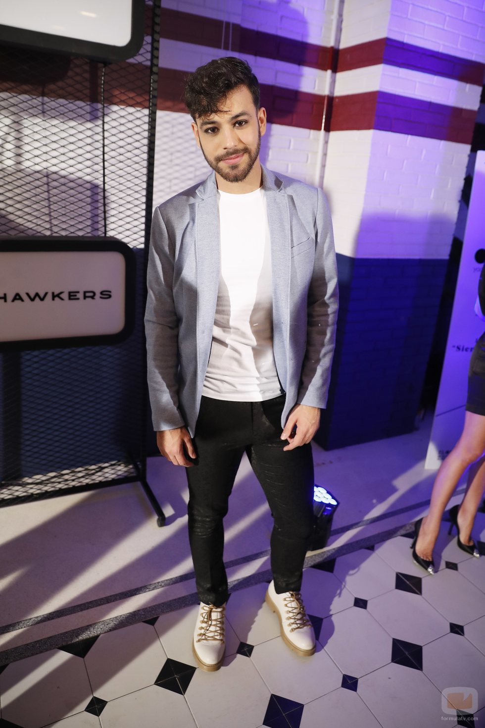 Agoney ('OT 2017') en la fiesta de una famosa revista