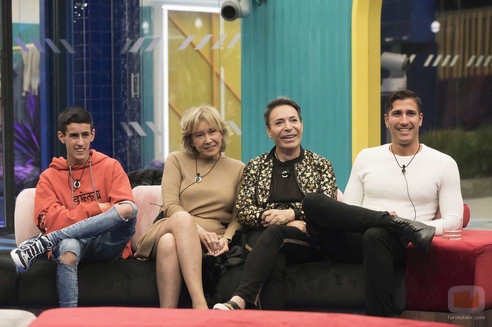El Cejas, Mila Ximénez, Maestro Joao y Gianmarco Onestini, en la Gala 7 de 'GH VIP 7'