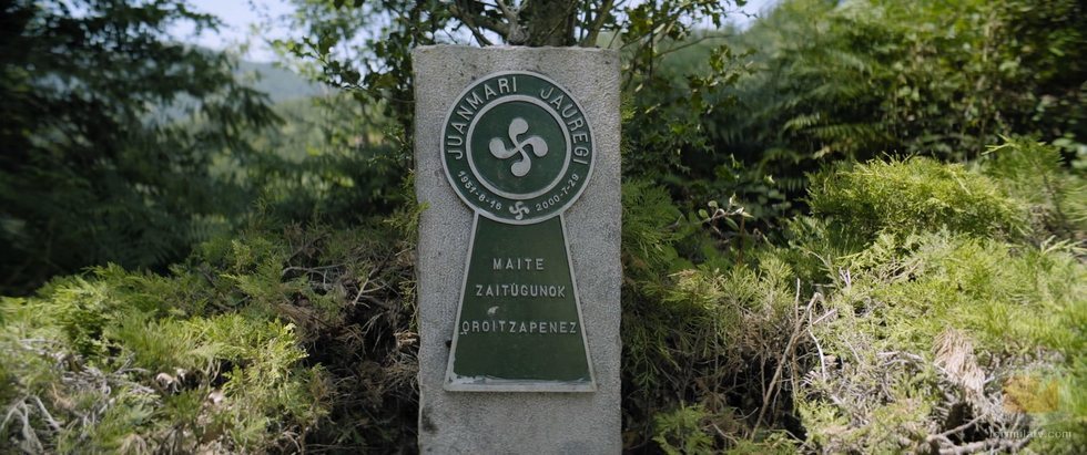 Tumba de Juan Mari Jaúregui, víctima de un atentado terrorista en 'ETA, el final del silencio'