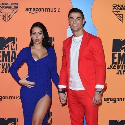 Cristiano Ronaldo y Georgina Rodríguez en la alfombra roja de los MTV EMAs 2019