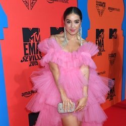 Lola índigo posa en la alfombra roja de los MTV EMAs 2019